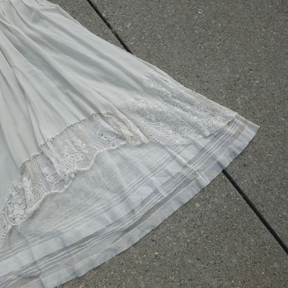 Antique 1900s Edwardian White Cotton Lawn Tea Dress Lace Gown Hi-Low Victorian - Picture 12 of 16